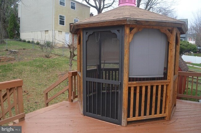 Building Photo - 267 Longford Ct