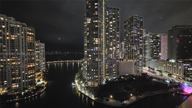 Building Photo - 300 Biscayne Blvd Way