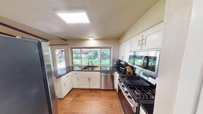 Building Photo - 9215 Hunters Trace E