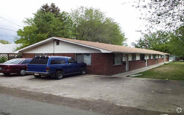 Building Photo - 535 Martin St