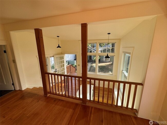 Building Photo - 3Bd/1.75Ba Seattle House