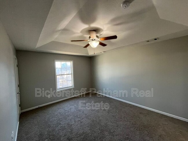 Building Photo - 410 26th Ct