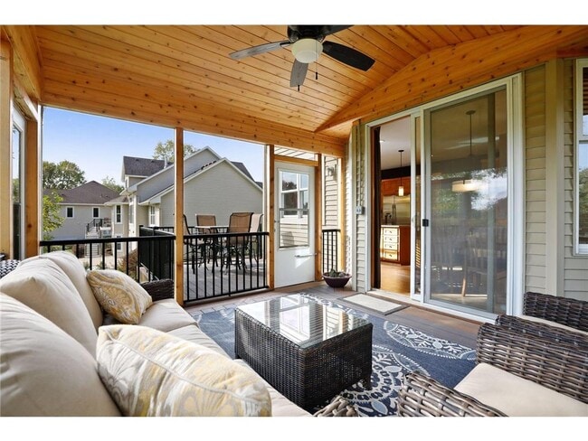 Building Photo - 8069 Enclave Bay