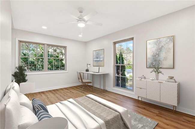 Building Photo - 2918 Highland Dr SE