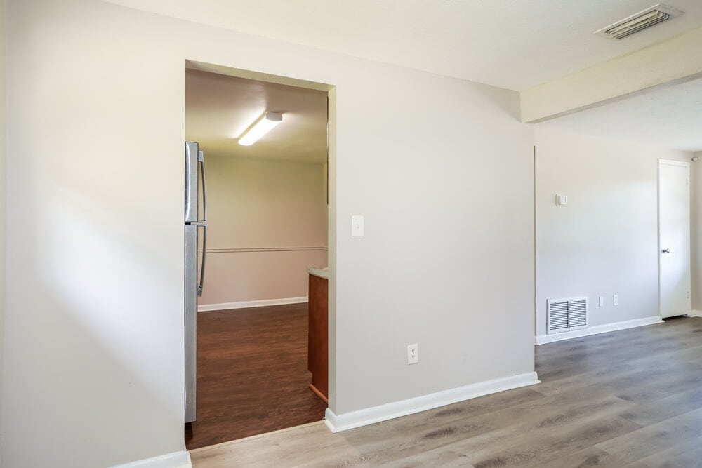 Building Photo - 5816 Sonora Dr W