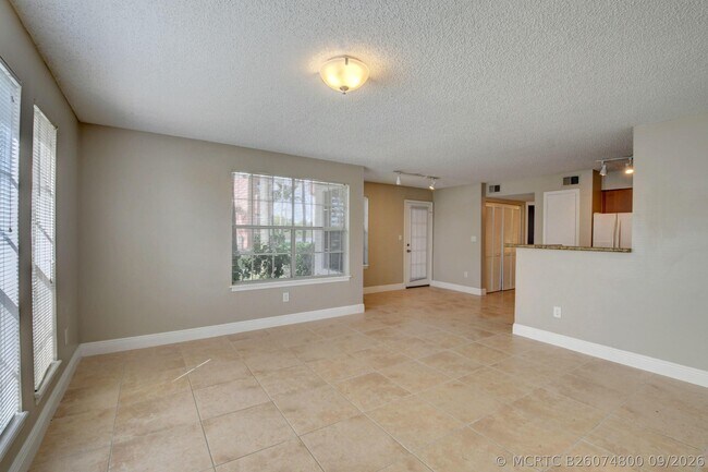 Building Photo - 1365 Crystal Way