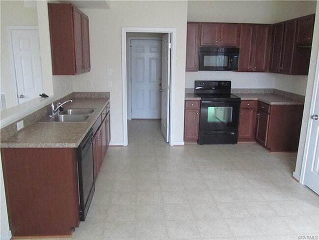 Building Photo - $2475  Beautiful West End 2-Story 4 Bedroom Colonial Home