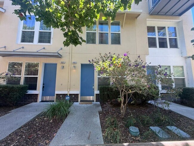 Building Photo - Large 3-Bedroom, 3.5 Bathroom Townhome in Metro Walk Village Neighborhood