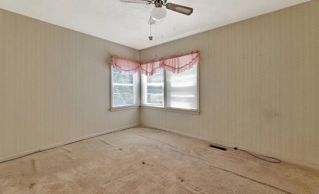 Building Photo - 1544 N Sedgwick Ave