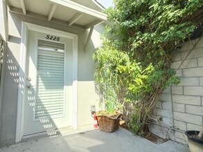 Building Photo - Wonderful 1 Bed + 1 Bath ADU