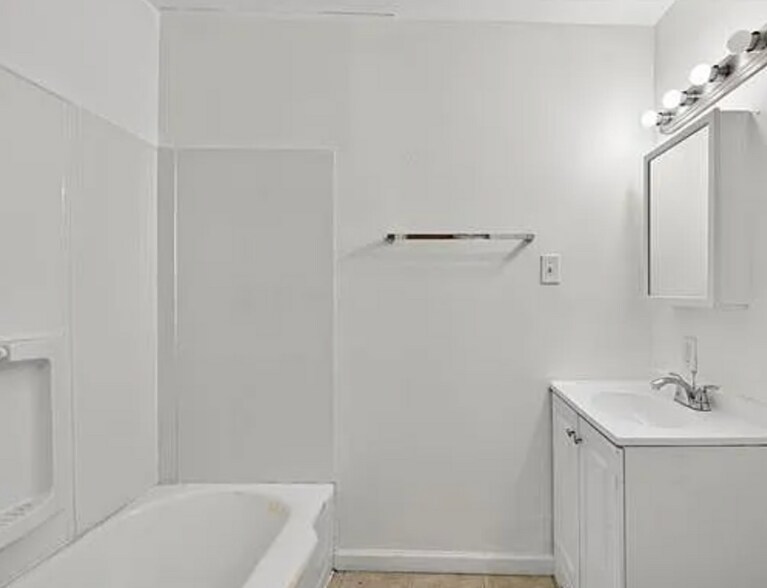 Building Photo - 6166 Emerald Ave