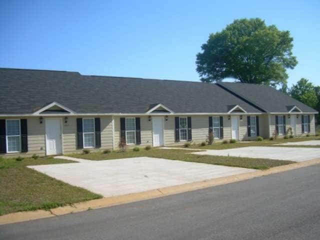 Primary Photo - 2021 Hidden Ct