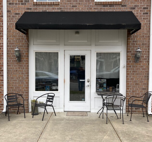 Primary Photo - 2922 Howard Ave