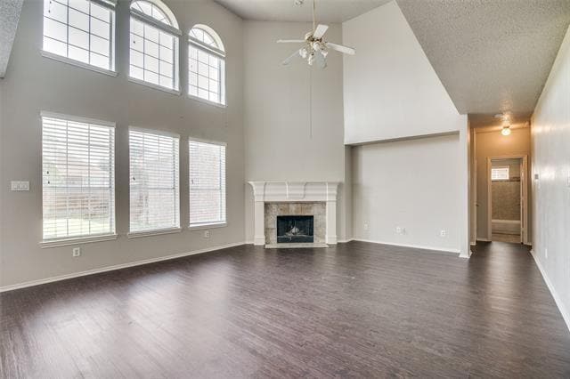 Building Photo - 1520 Eaglepoint Dr