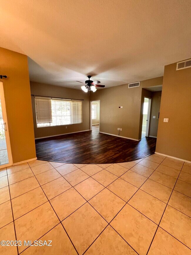 Building Photo - 1500 E Pusch Wilderness Dr