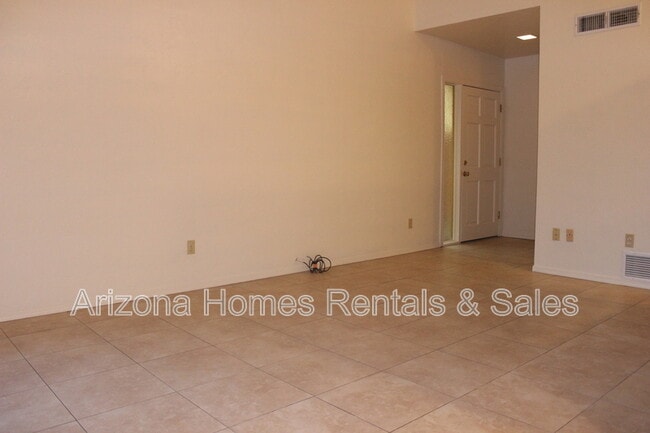 Building Photo - 609 S Liana Ct