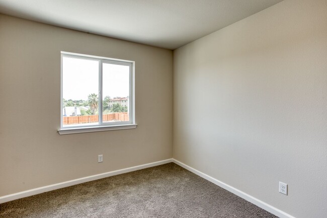 Building Photo - 828 Mission De Oro Dr