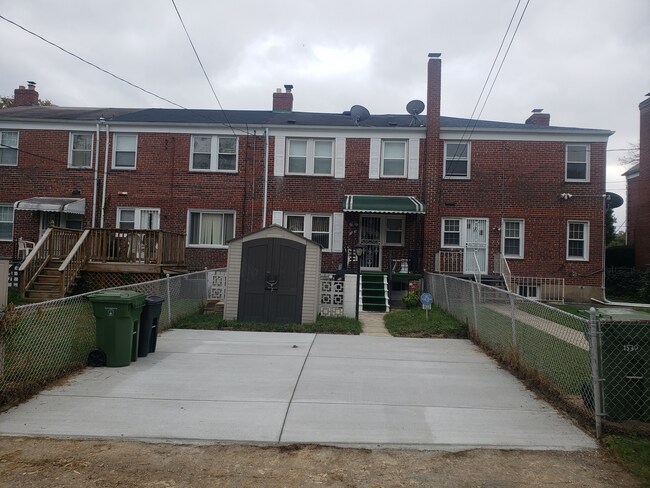 Parking 1 Off Street Pad - 1532 Winford Rd