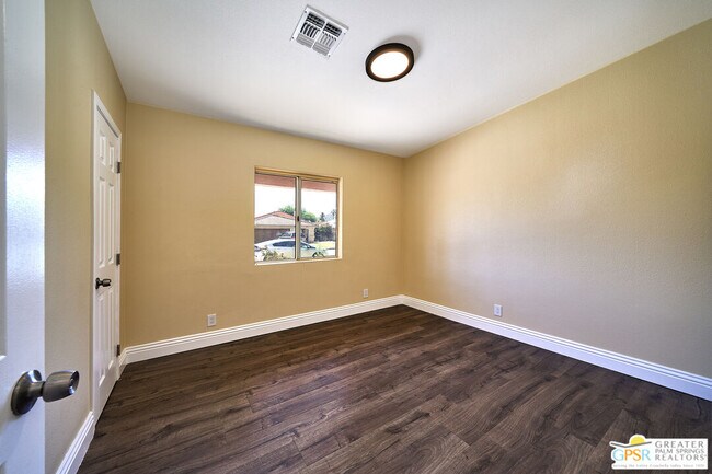 Building Photo - 51311 Avenida Velasco