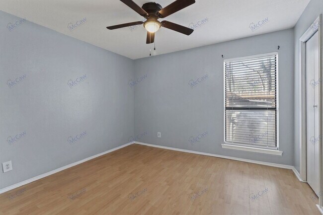 Building Photo - 2101 Park Willow Ln