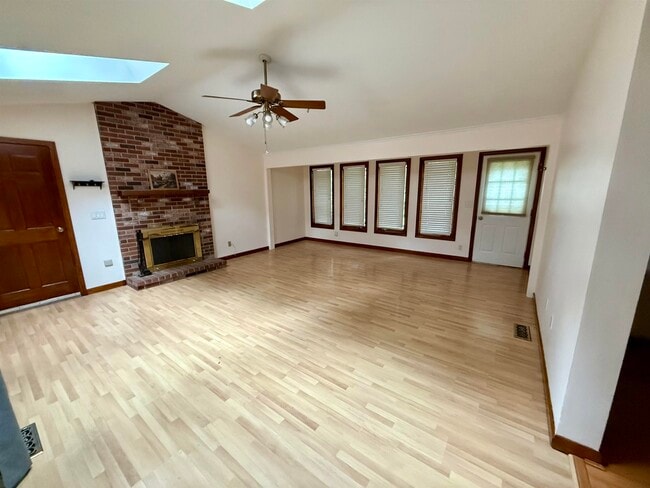 Building Photo - 69 Timberline Dr