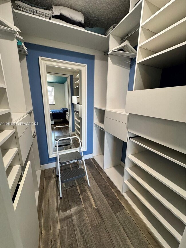 Building Photo - 4350 NW 79th Ave