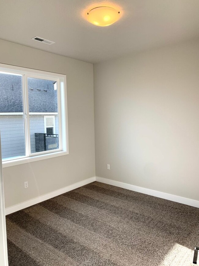 Building Photo - Tanninen New Construction 3 Bedroom 2 Bath off Dallas Rd