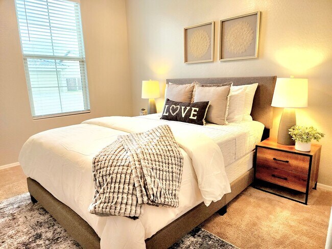 Building Photo - FULLY-FURNISHED 4/Bed 2/Bath in LAVEEN