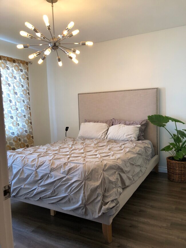 Building Photo - 9333 Swinton Ave