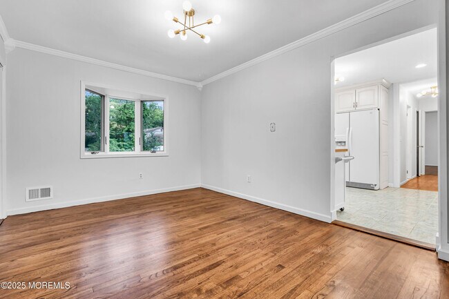 Building Photo - 720 Brookside Dr