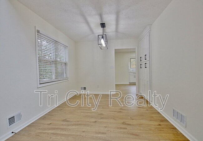 Building Photo - 150 Drennan Dr