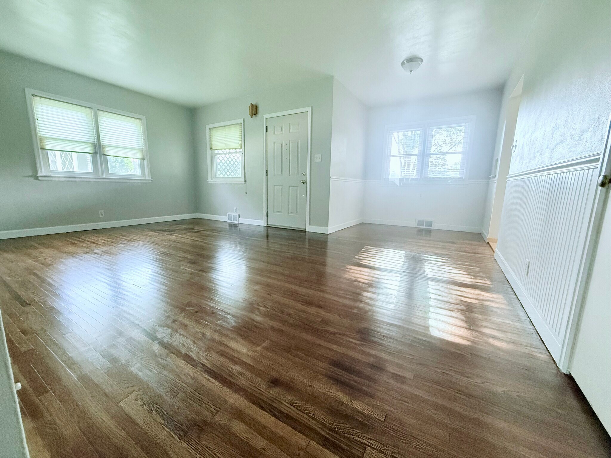 Living Room - 310 N Division St