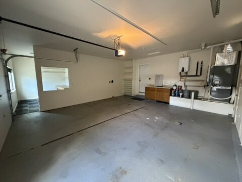 Building Photo - Beautiful Home in Stead!
