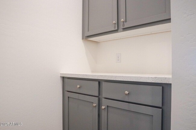 Building Photo - 15835 N 65th Ave