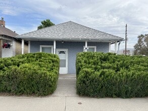 Building Photo - 570 Silver St