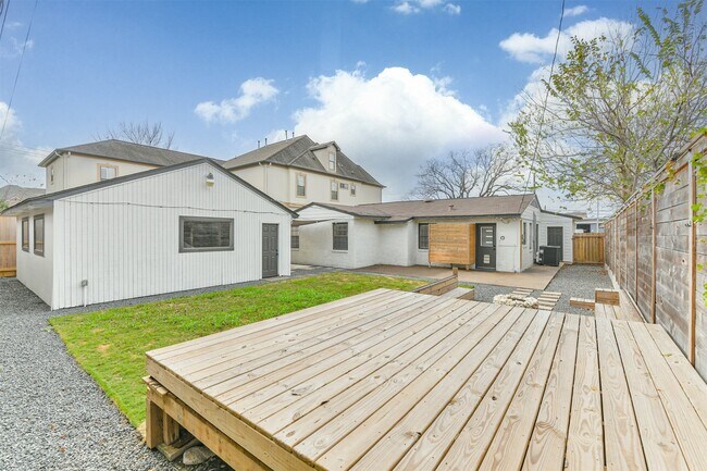 Building Photo - 6205 S Rice Ave