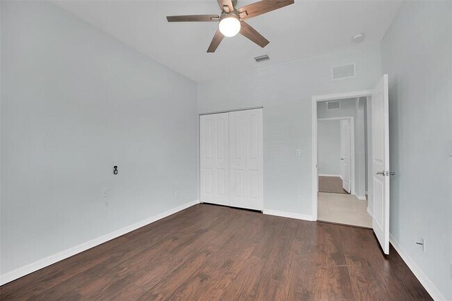 Building Photo - 7162 Prudencia Dr