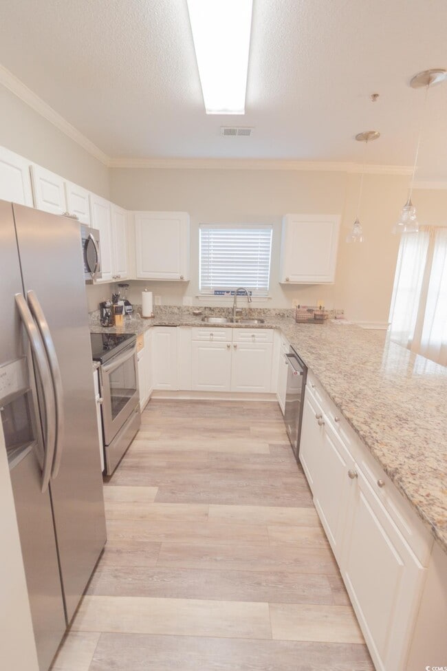 Building Photo - 4835 Carnation Cir