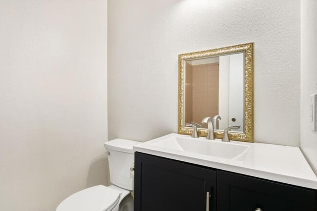 Building Photo - 569 S Edinburgh Dr