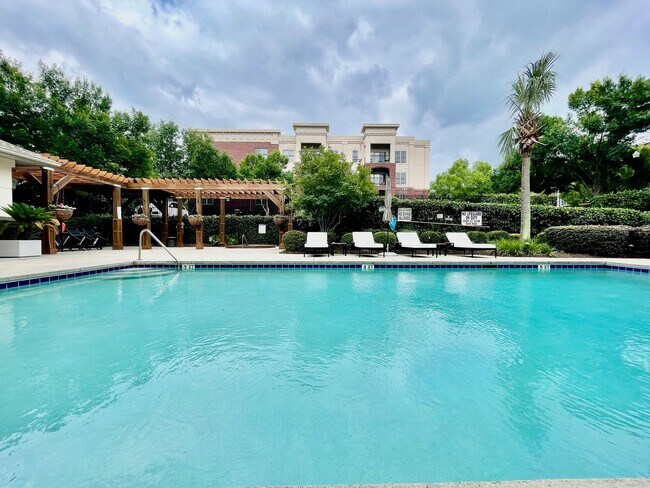 Building Photo - 3 Bedroom 2.5 Bath in the Vista