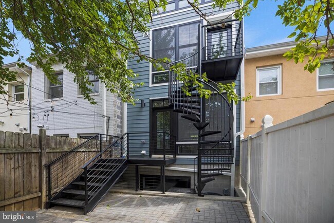 Building Photo - 1640 4th St NW