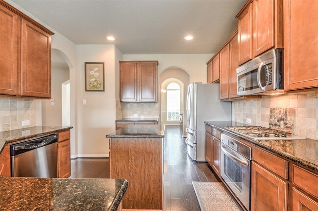 Building Photo - 26335 Cedar Pine Dr