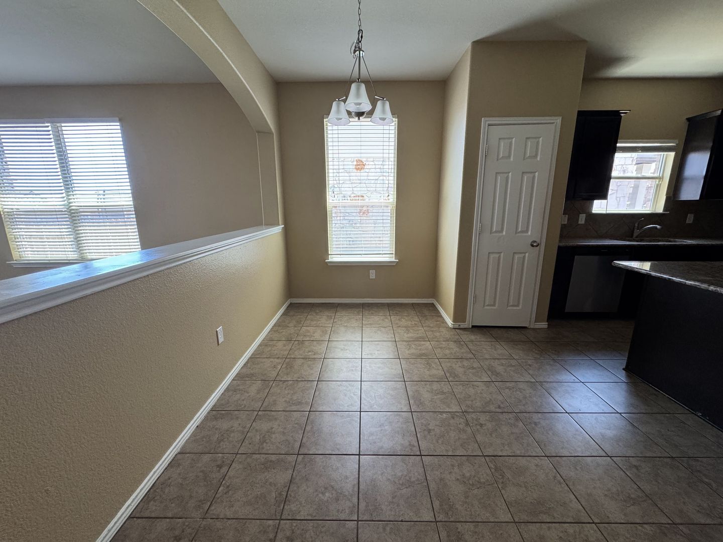 Building Photo - 6406 Clear Brook Dr