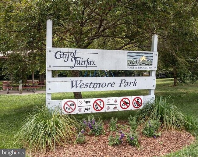 Building Photo - 4038 Poplar St