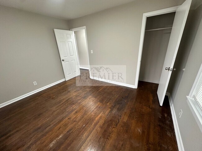 Building Photo - 5709 Bales Ave