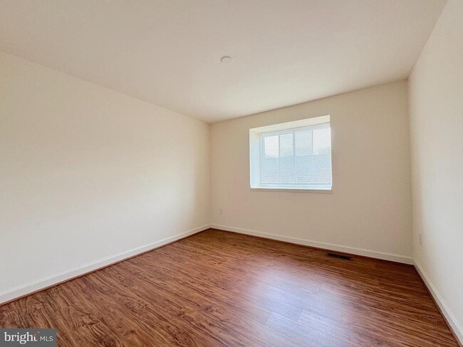 Building Photo - 4643 Logsdon Dr