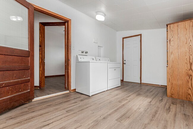 Building Photo - Single Family Home