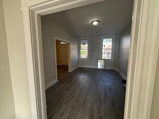 Building Photo - 410 N Loudon Ave