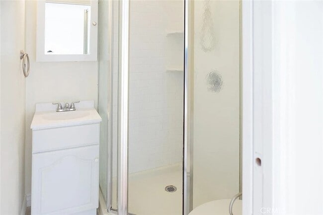 Building Photo - 11115 Slater Ave