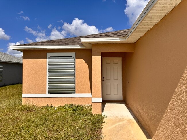 Building Photo - 1453 SE 10th Terrace